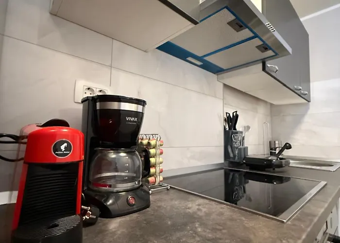 Balot 아파트 풀라